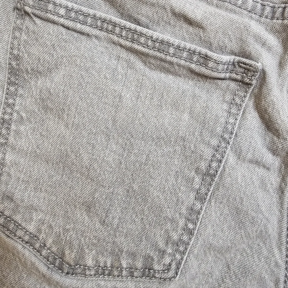 Universal Thread size 6‎ gray high waisted distressed denim shorts